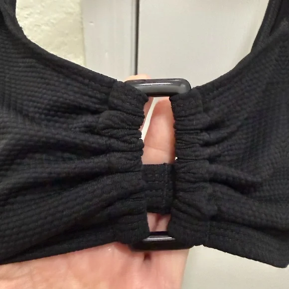 Old navy black textured bikini top size XL - Picture 2 of 4